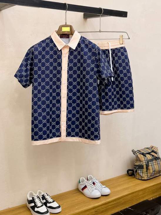 Picture of Gucci Shirt Pant Suits _SKUGucciM-3XL25cx12021739
